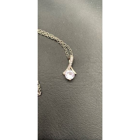 Dainty Beautiful Silver Tone Chain And Pendant Light Blue/Purple Main Rhinestone - Picture 2 of 6